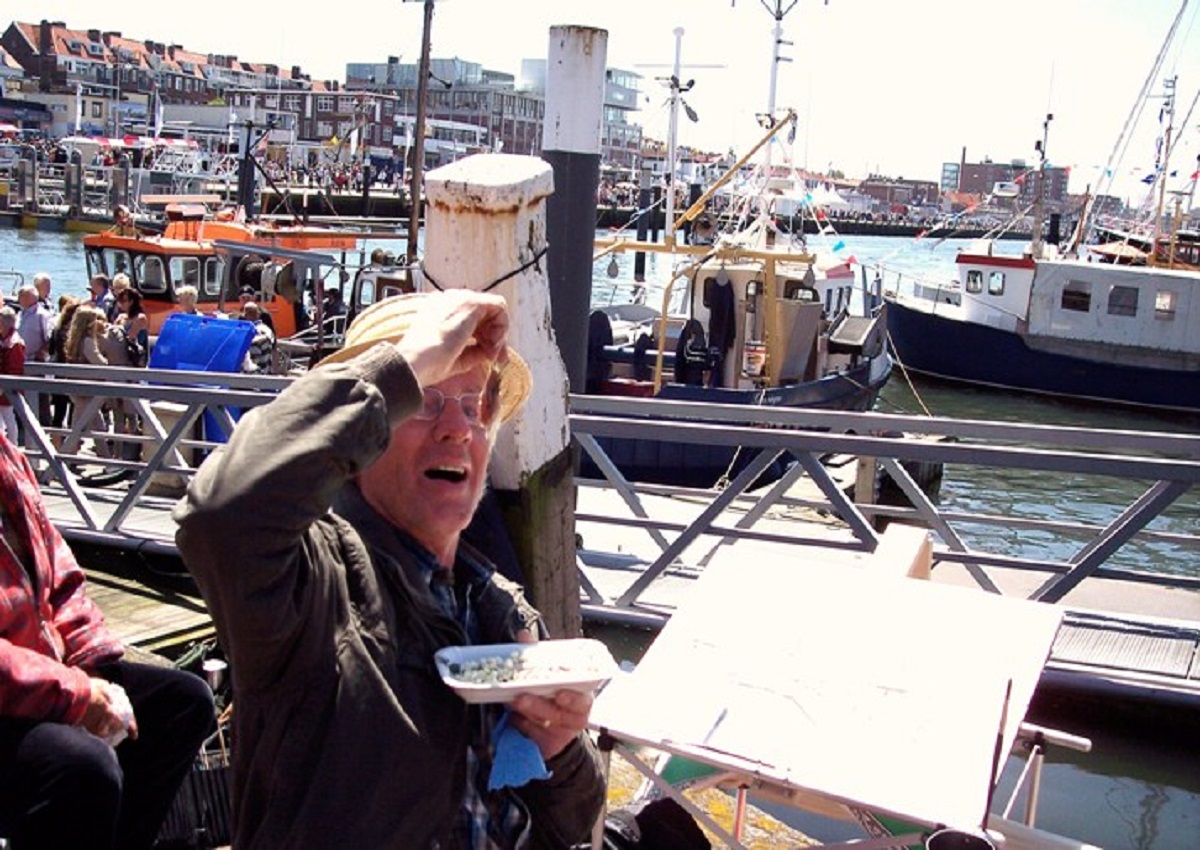 Dick Carlier hapt haring wel op Vlaggetjesdag
